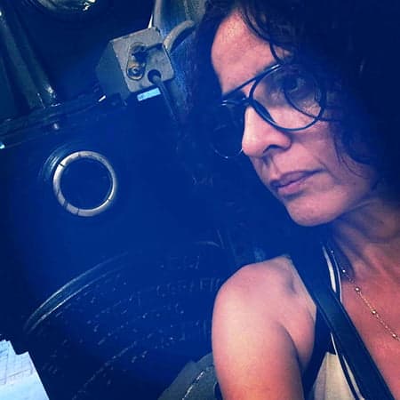 FLASH – Nunca é tarde para parabenizar os amigos e hoje nossa coluna deseja felicidades para a jornalista Rose Farias, que trocou de idade na última segunda. Vida longa!  