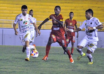 Galvez, líder do estadual, perdeu a primeira na temporada. (Foto: Manoel Façanha)