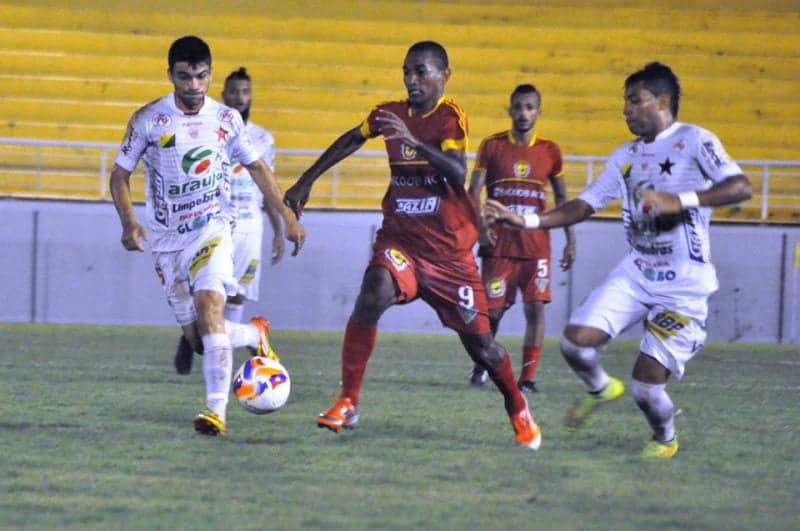 Galvez, líder do estadual, perdeu a primeira na temporada. (Foto: Manoel Façanha)