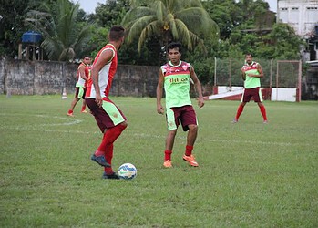 Elenco do Estrelão fez coletivo na 
tarde de ontem