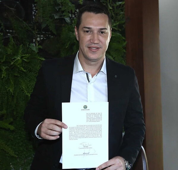 Ney Amorim assume governo do Estado pela primeira vez