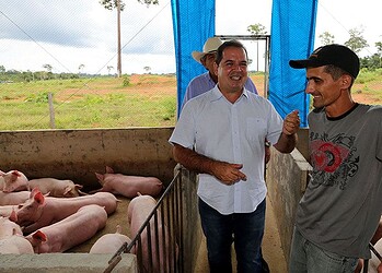 Tião Viana gostou dos resultados no Alto Acre. (Secom Acre)