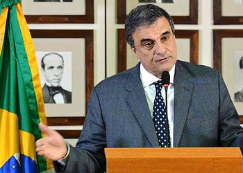 Ministro Eduardo Cardozo diz não haver 'fato imputável' a Dilma para levar a impeachment