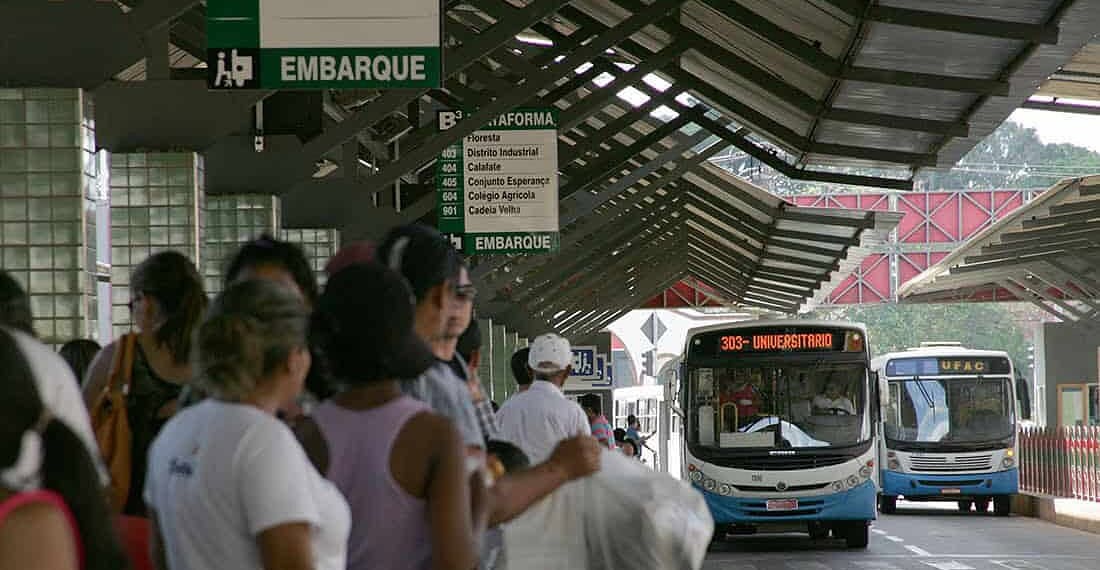 Projeto de lei que isenta as empresas de ônibus de pagar imposto é aprovado