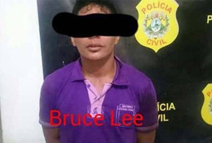 ‘Bruce Lee’ acreano agride homem com taco de sinuca e depois é preso pela PM 2 Acusado teria agredido um rapaz em Porto Walter
