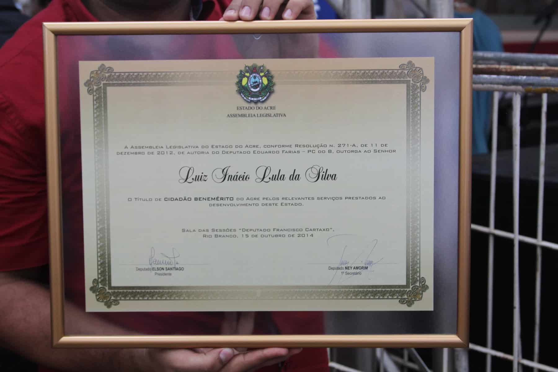 Título de Cidadão Acreano foi entregue a Lula pelo deputado Ney Amorim