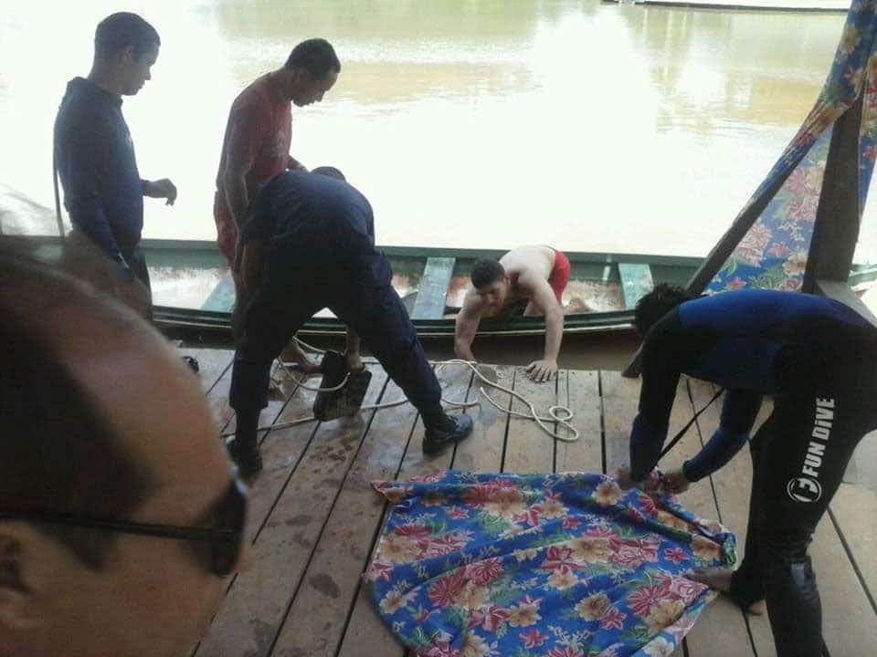 Pessoas na confraternização contaram que o rapaz mergulhou e depois sumiu no açude