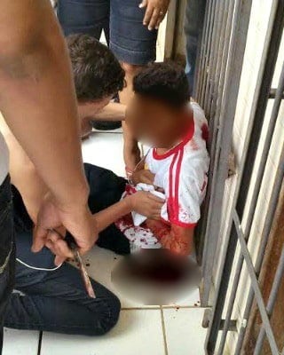 Jovem de 17 anos foi atingido com três golpes de tesoura