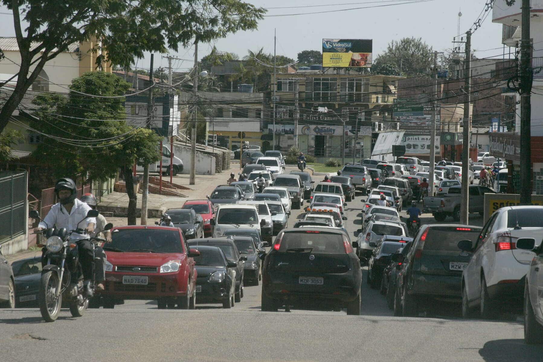 Rio Branco fica sem energia elétrica por alguns minutos e trânsito vira caos 4 Apagão - OL (1)