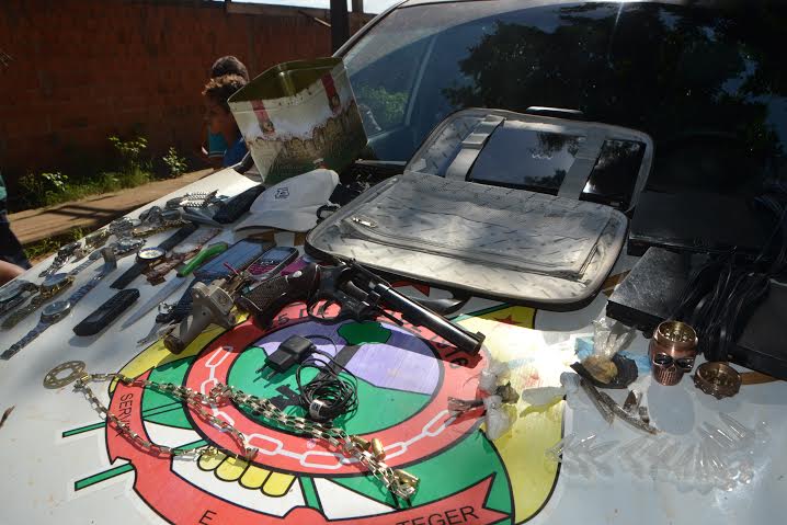 Bope estoura boca de fumo e prende quatro na baixada da Sobral 2 BOPE - FOTO CEDIDA