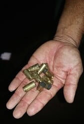 Dupla faz arrastão de assaltos em Brasiléia e foge da polícia após tiroteio