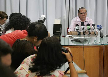 Porta-voz do governo acreano falou para a imprensa. (Foto: Odair Leal/ A GAZETA)
