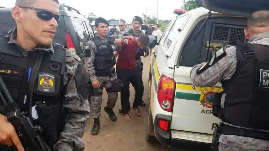 Duas pessoas são presas após roubar carro e furar bloqueio na Transacreana 1 Foto/ Selmo Melo
