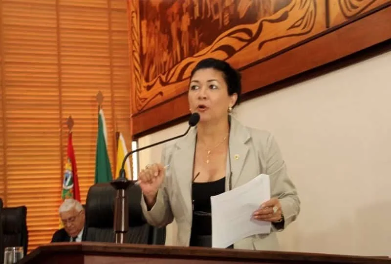 Deputada sugere que prefeito de Cruzeiro do Sul seja convocado para esclarecer epidemia no município