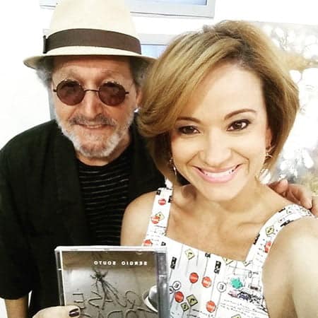 SHOW - Para comemorar 35 anos de carreira, o cantor acreano Sérgio Souto lança o CD Quase Todas,  nesta quinta, 20h, no Teatrão. Ele esteve no Programa da Jô e já fui presenteada com um. Obrigada Sérgio!   