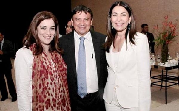 Flash - Durante agenda administrativa no Acre, vice-governadora do Piauí Margarete Coelho conversou e trocou experiências com a vice-governadora Nazaré Araújo. O modelo de parceria público-comunitária na área de produção e indústria são alguns dos exemplos de sucesso que o governador Wellington Dias leva para serem planejados e desenvolvidos por lá. 