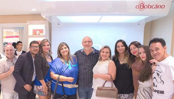 Empresário Luiz Figueiredo com os colunistas Vagno Di Paula, Moisés Alencastro, Kelly Kley, Cris Facundo, Cláudia Souza, Robertha Moura, Roberta Lima e Nonato Vianna e a blogueira Camilla Brozzo.