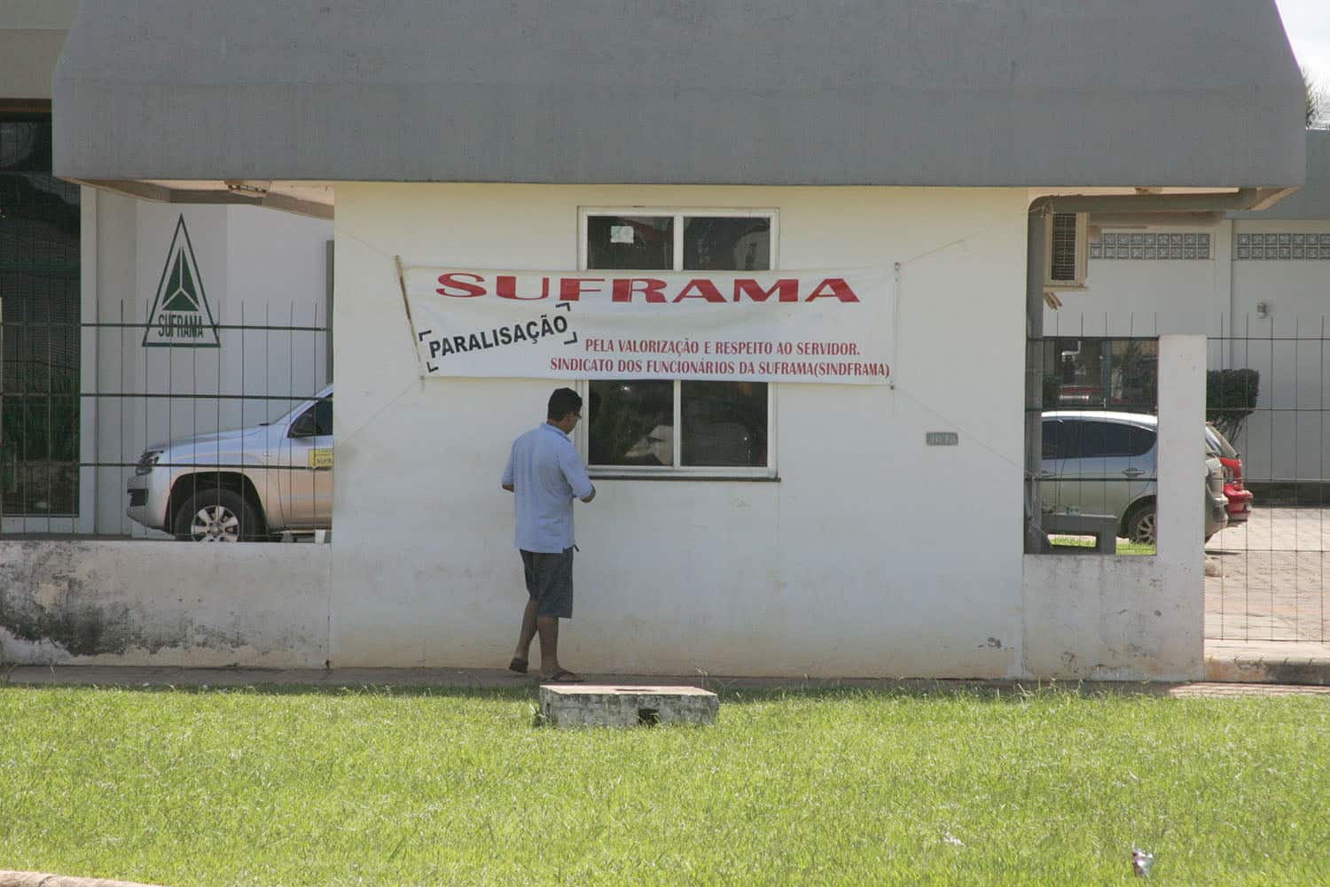 Presidente da Acisa afirma que greve da Suframa atrapalha empresário acreano 5 Greve da Suframa - OL (2)