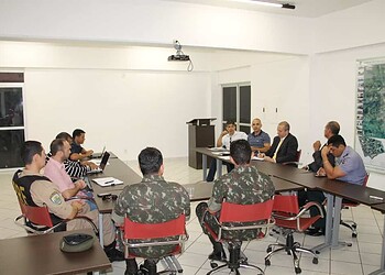 Segurança e instituições federais traçam ações de combate à circulação de armas de fogo