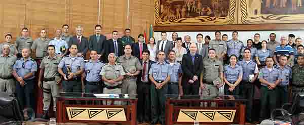Aleac realiza sessão solene em homenagem aos 99 anos da Polícia Militar do Acre 1 Policiais militares marcaram presença na Aleac, ontem. (Foto: Agência Aleac)