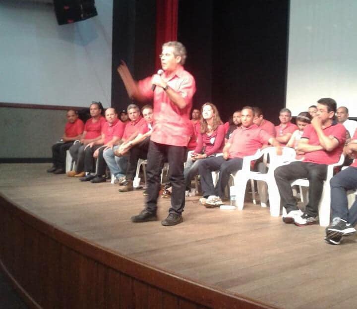 Jorge Viana falou para o público presente na plenária. (Foto: Vagno Di Paula)