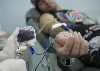 Comunidade de mobiliza em campanha de doação de sangue