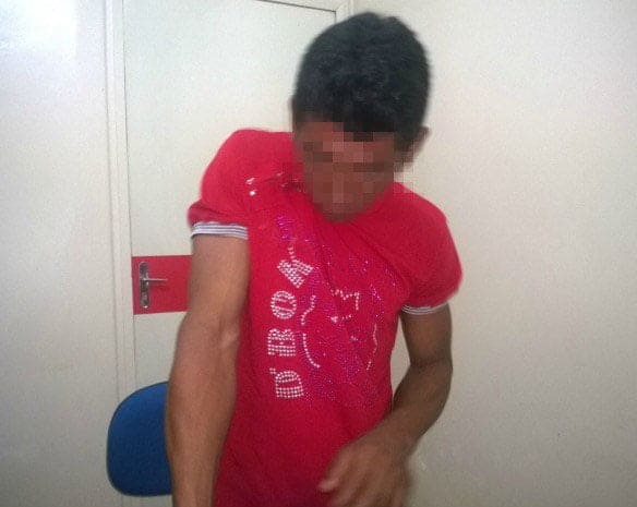 Abuso teria sido flagrado pela própria mãe da criança