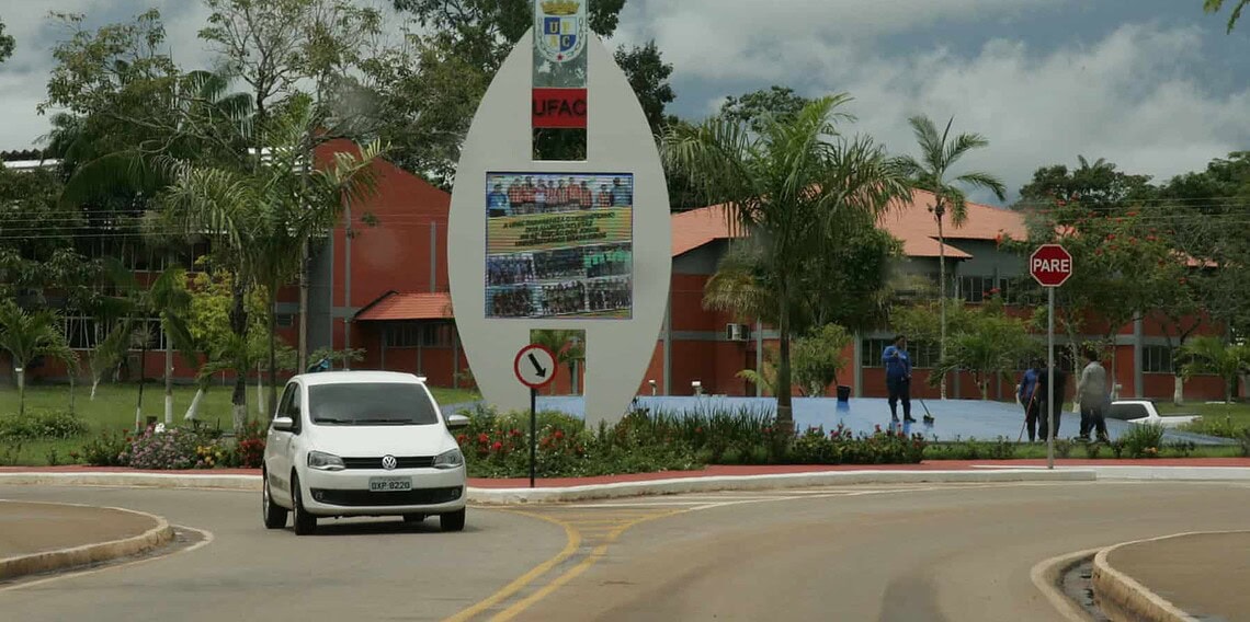 Professores aprovam indicativo de greve em assembleia geral 1 Professores aprovam indicativo de greve em assembleia geral