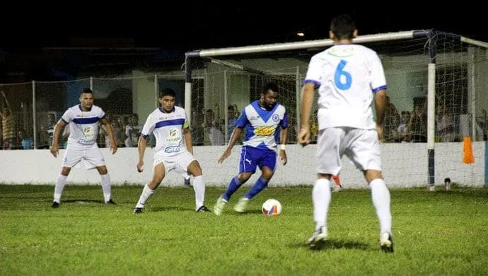 Galo venceu a Amax, de Marcelo Brás, na terça-feira e confirmou liderança. (Foto: João Paulo Maia)