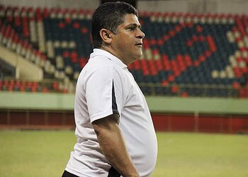 Célio Ivan, técnico do time Plácido de Castro, avalia empate com o Imperador. (Foto: João Paulo Maia)