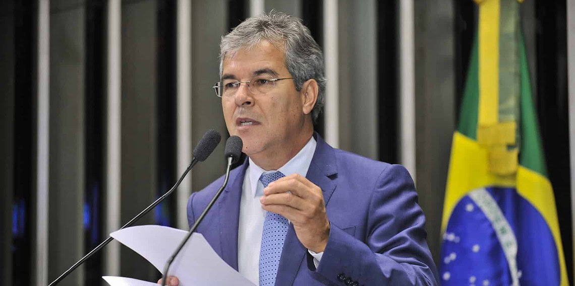 Jorge Viana cobra solução para refugiados haitianos no Brasil