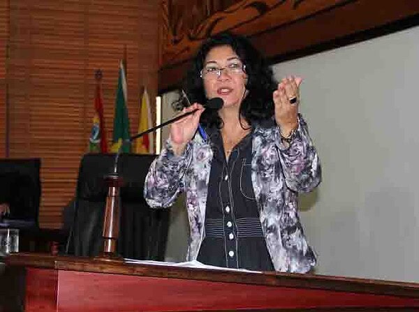 Deputada Eliane Sinhasique refuta declaração de que a oposição seja desorganizada