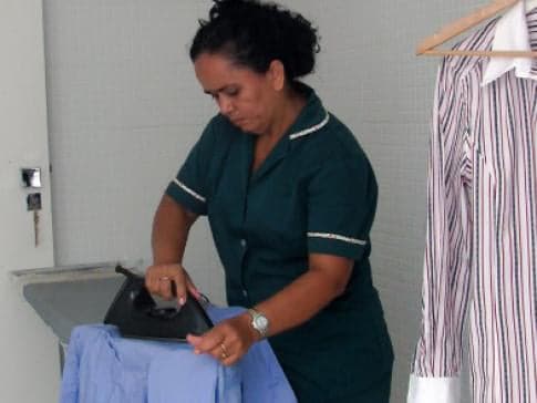 Sem acordo, regulamentação da PEC das domésticas é adiada no Senado