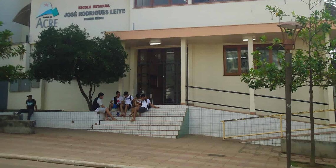 Família de aluna desaparecida diz que está ‘tudo bem’ e que prefere deixar o caso com a polícia