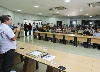 Tião Viana foi homenageado pela Federação das Indústrias. (Foto: Secom Acre)