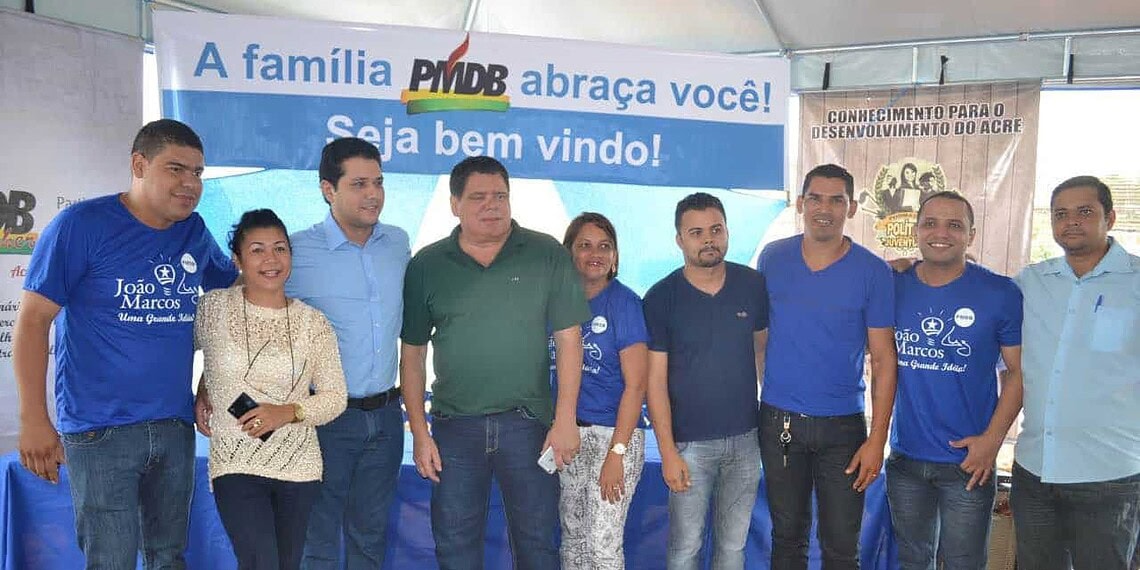 Flaviano e Sinhasique recepcionam o mais novo filiado do PMDB, João Marcos Luz