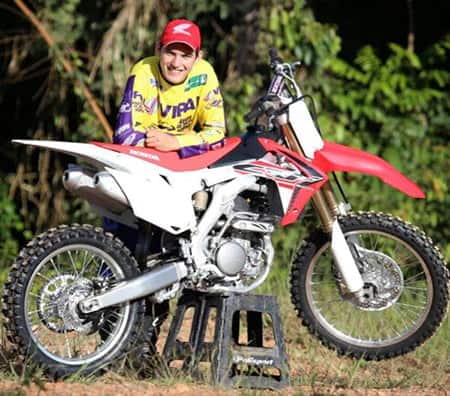 FLASH - Diego Henning, de Porto Velho, foi o grande vencedor da I Copa de Motocross, que aconteceu no último domingo na Arena de Esportes Radicais. O evento, patrocinado pela Star Motos, recebeu um grande público e deu o que falar. Confira a matéria no site: www.programadajo.com.br