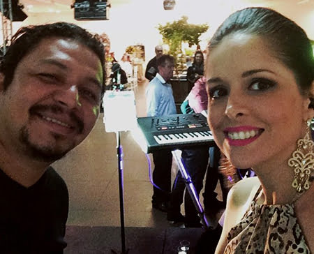 SELFIE - O músico Mirim e a cantora Iana Sarquis animam os eventos mais badalados da cidade, com performance musical de agradar a todos e sempre arrasam!  