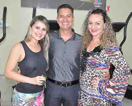 Caldas Country 3 Jornalista Jaqueline Teles, Ed Aguiar e Milena.