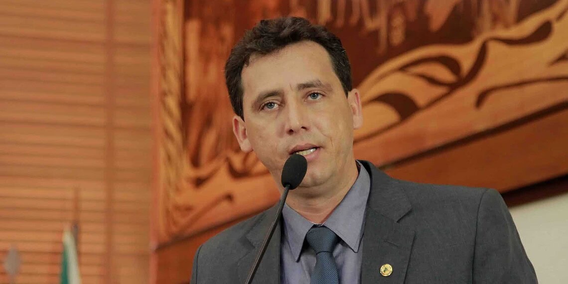 Deputado da oposição se nega a assinar requerimento que pede instalação de CPI 1 Deputado da oposição se nega a assinar requerimento que pede instalação de CPI