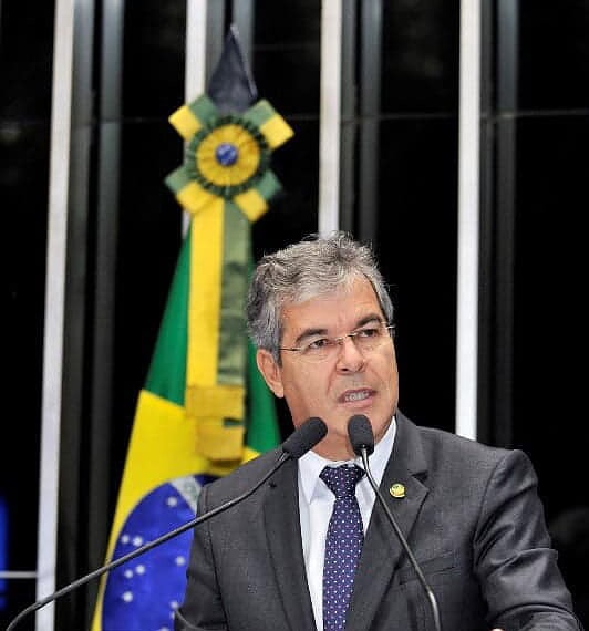 Senador defende fim do financiamento empresarial de campanha 1 Senador defende fim do financiamento empresarial de campanha