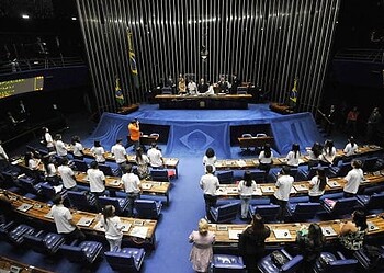 Senado prepara projeto para incluir mais categorias no "coronavoucher"