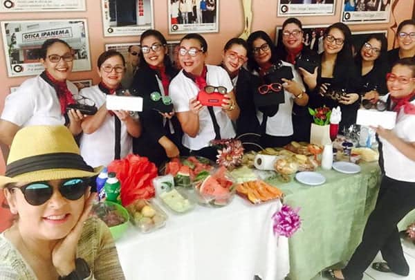 A Ótica Ipanema ofereceu ontem um super café da manhã para suas clientes e funcionárias para comemorar o Dia das Mães na sede da empresa.