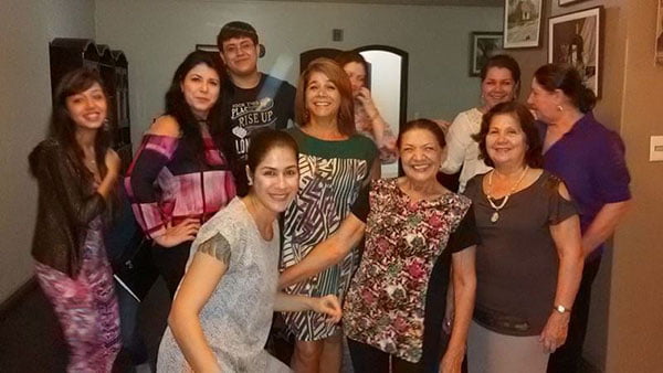 Super querida na sociedade Valdiva Castro comemorou aniversário reunindo a família em sua maison. Parabéns!