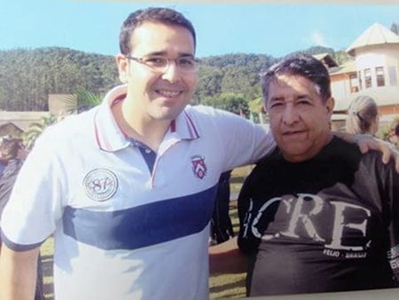 Dr. Carlos Calderon comemorando o aniversário do irmão Dr. Diego Armando Prado Calderon. Parabéns!