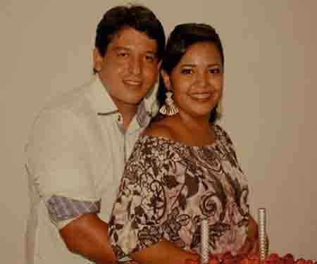 Caldas Country 1 Arleyne Xavier foi surpreendida pelo amado, Tiago Almeida, com pedido de casamento durante sua festa de aniversário e oficialização do noivado. A coluna deseja muitas felicidades ao casal.