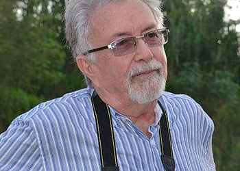 O jornalista Elson Martins completou idade na última quarta-feira, 17. Ele é exemplo de profissionalismo e ética, além de ser um forte nome do jornalismo acreano. Lutou contra a ditadura e teve papel importantíssimo na história do Acre. Ao amigo Elson, parabéns!