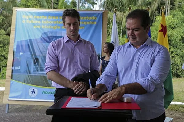 Tião Viana lança pedra fundamental do laboratório de biologia molecular 1 O Laboratório Molecular servirá principalmente para o estudo de hepatites virais. (Foto: Secom Acre)