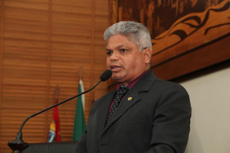 Raimundinho cobra melhores estruturas para deficientes. (Agência Aleac)