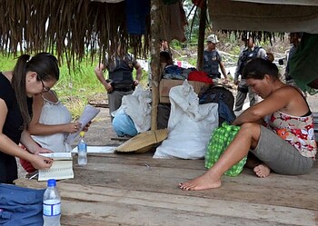Prefeitura de Tarauacá acompanha a retirada das famílias das terras do apresentador. (Foto: Divulgação)
